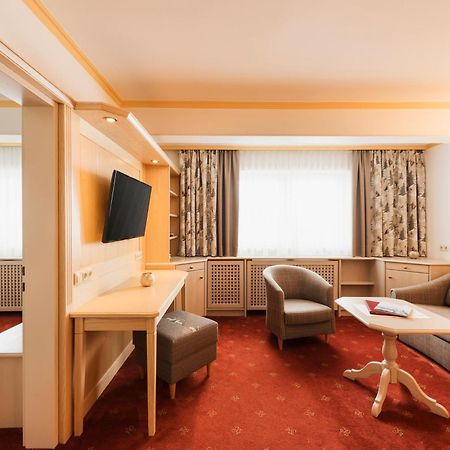 Arlberghaus Hotel Zürs Екстериор снимка