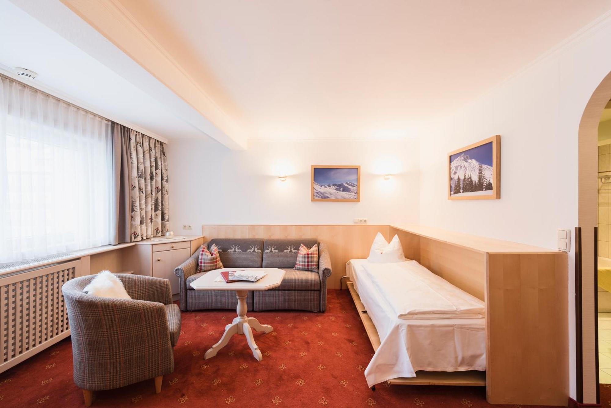 Arlberghaus Hotel Zürs Екстериор снимка